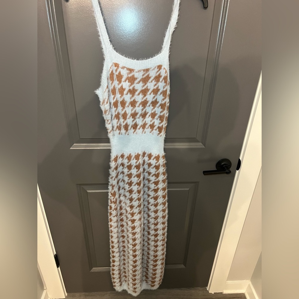 Stylish Houndstooth Knit Dress